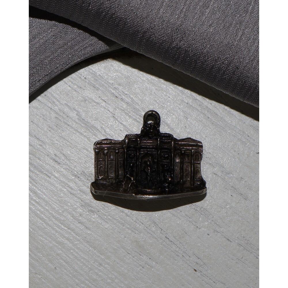 Vintage 800 Silver Trevi Fountain In Rome Italy Charm 3G / 0.6in